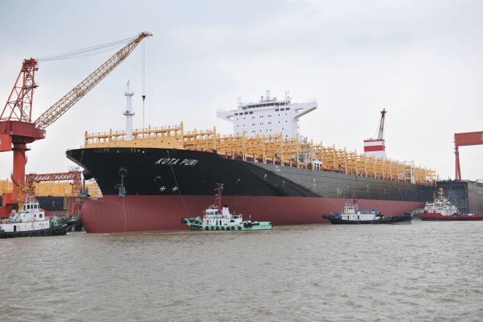 Kota Puri 11,800TEU vessel Yangzijiang